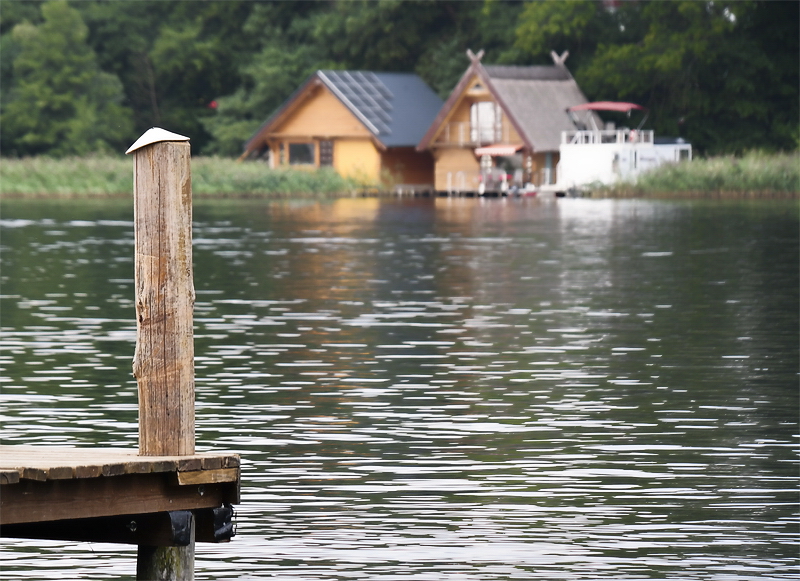 Mecklenburgische Seenplatte SAM_3549 als Smart-Objekt-1 Kopie.jpg - Seen gab es in Mecklenburg jede Menge. Nur direkt ans Wasser kam man eher selten